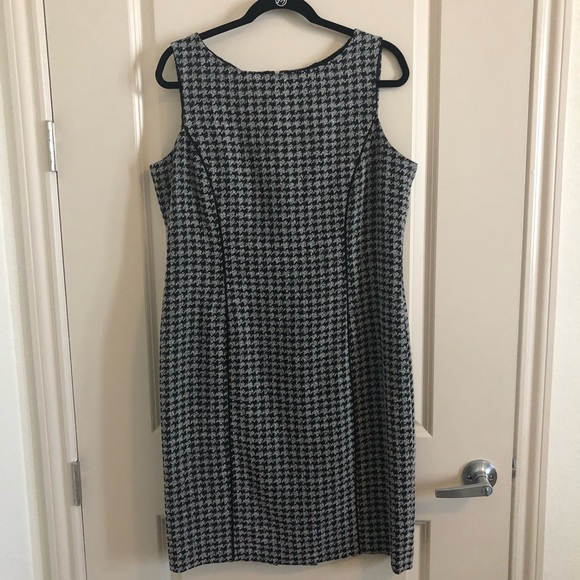 NWOT sleeveless tweed sheath dress - Picture 1 of 4